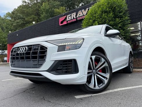Used 2019 Audi Q8 Prestige w/ Luxury Package AWD/4WD image 2