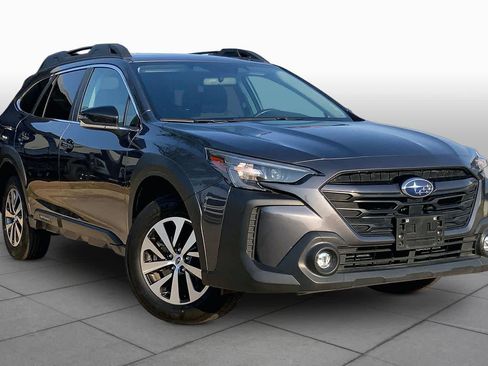 Used 2025 Subaru Outback Premium AWD/4WD image 3