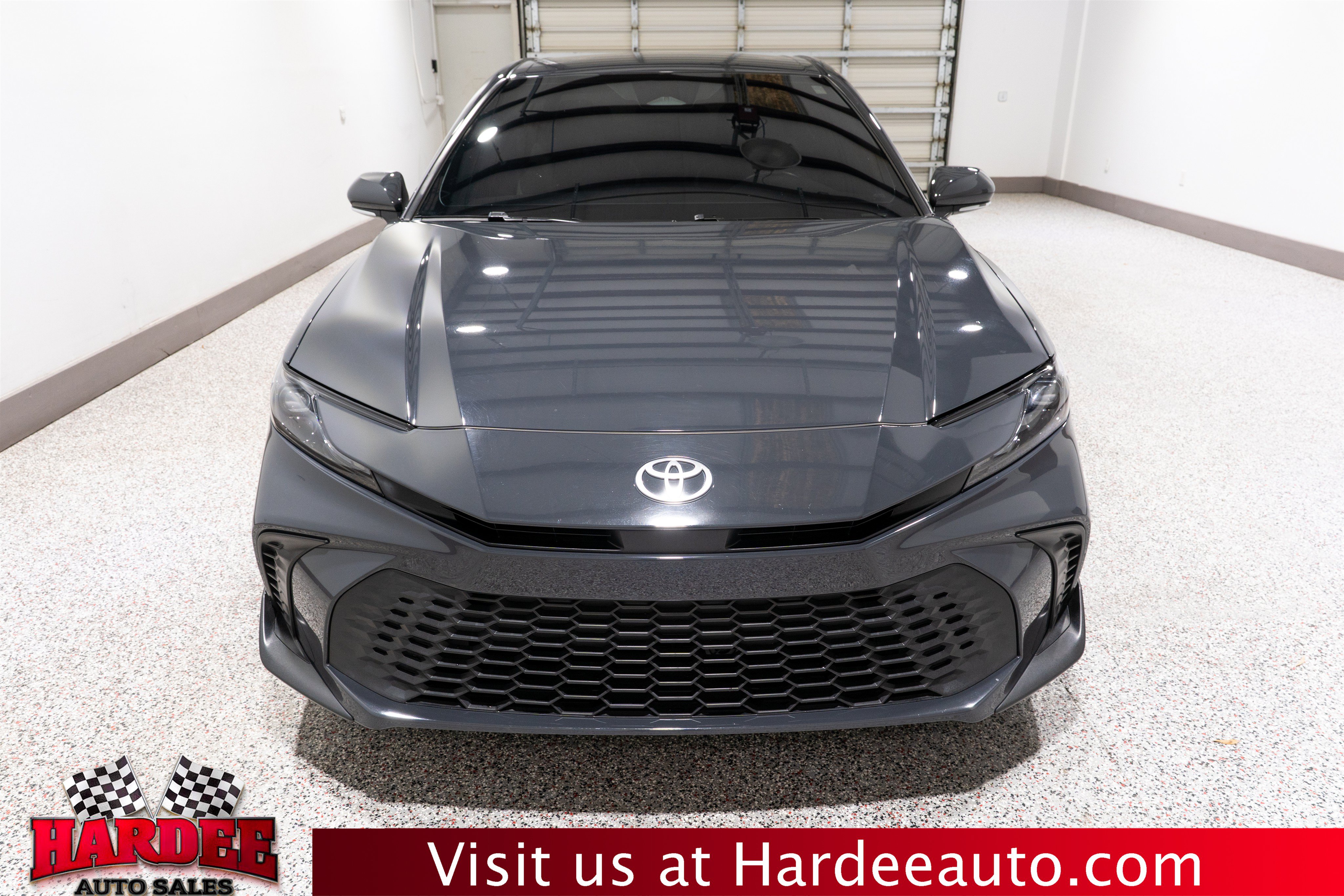 Used 2025 Toyota Camry SE FWD image 7
