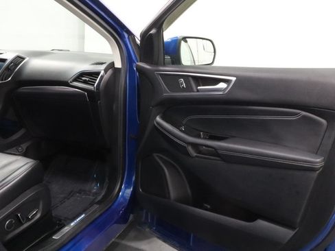 Used 2018 Ford Edge Titanium w/ Equipment Group 301A AWD/4WD image 11