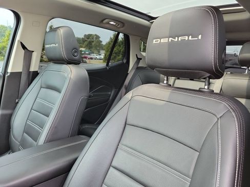 Used 2022 GMC Terrain Denali w/ Denali Premium Package AWD/4WD image 11