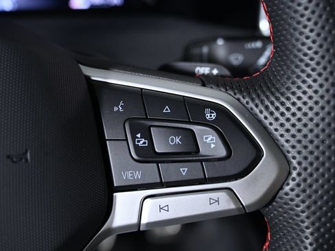 Used 2025 Volkswagen GTI SE FWD image 14