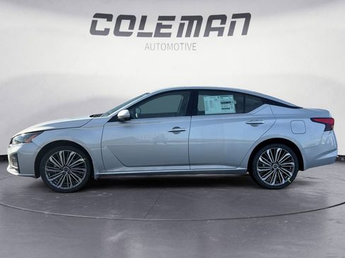 New 2025 Nissan Altima 2.5 SL image 2