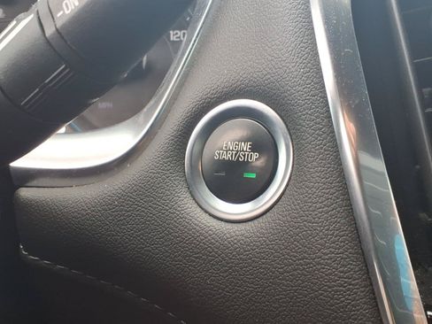 Used 2023 Chevrolet Traverse LT FWD image 14