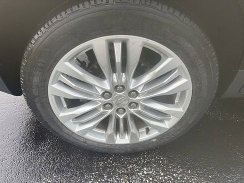 Used 2017 Cadillac XT5 Premium Luxury AWD/4WD image 12