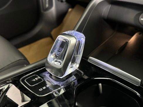 New 2025 Volvo XC40 B5 Ultra w/ Protection Package Premier image 6