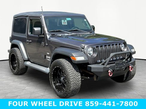 Used 2019 Jeep Wrangler Sport AWD/4WD image 3