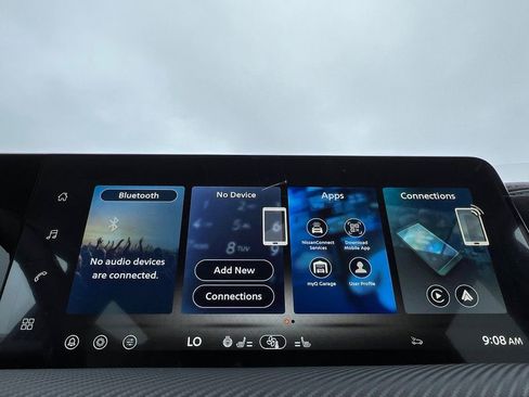 New 2026 Nissan Kicks SR image 8