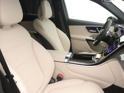 New 2026 Mercedes-Benz GLC 300 image 9