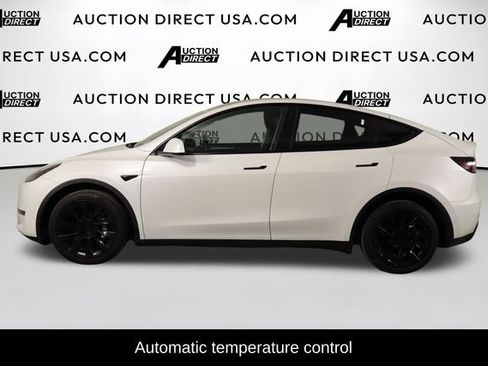Used 2023 Tesla Model Y Long Range AWD/4WD image 5
