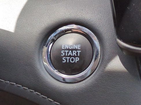 Used 2023 Toyota Highlander XLE FWD image 26