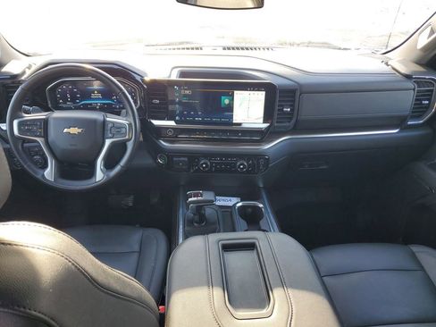 Used 2022 Chevrolet Silverado 1500 LT w/ Leather Package image 9