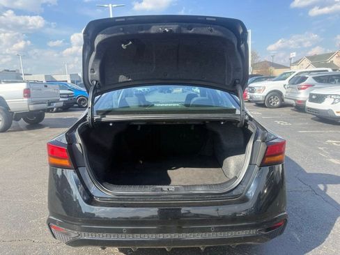 Used 2024 Nissan Altima 2.5 SV FWD image 32