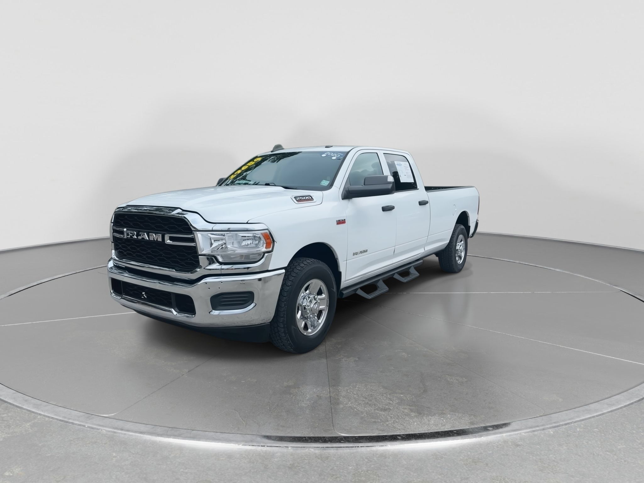 Used 2020 RAM 2500 Tradesman w/ Chrome Appearance Group RWD image 3