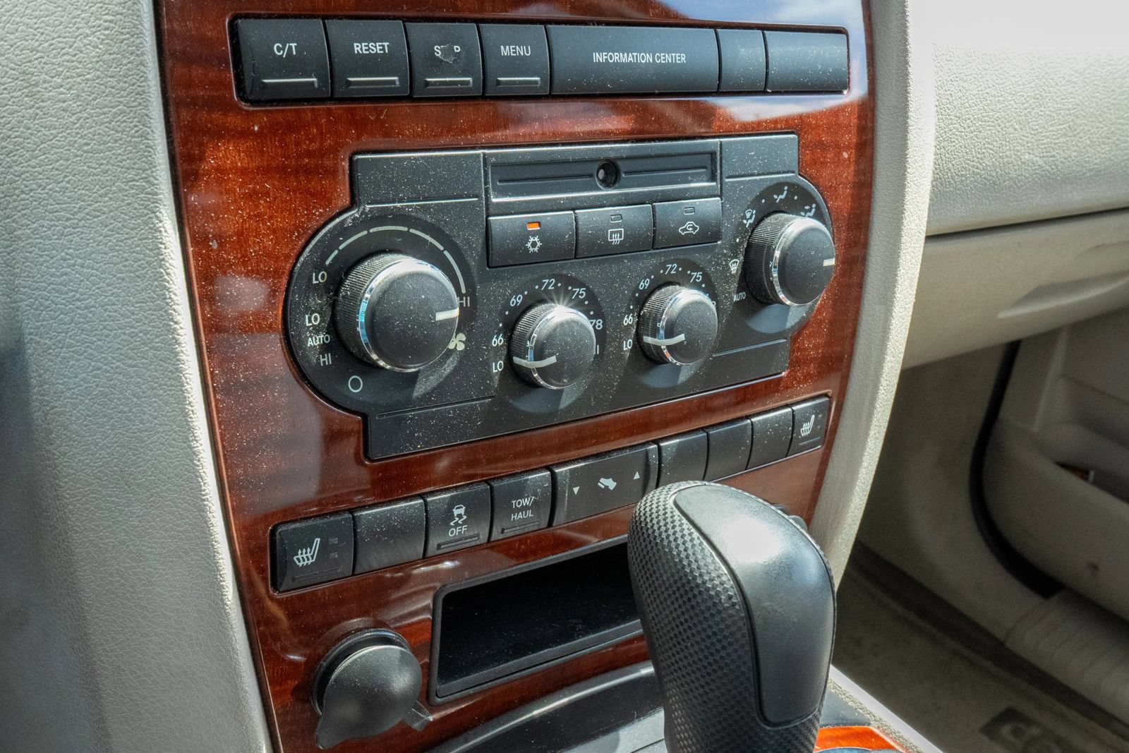 Used 2007 Jeep Grand Cherokee Limited RWD image 26
