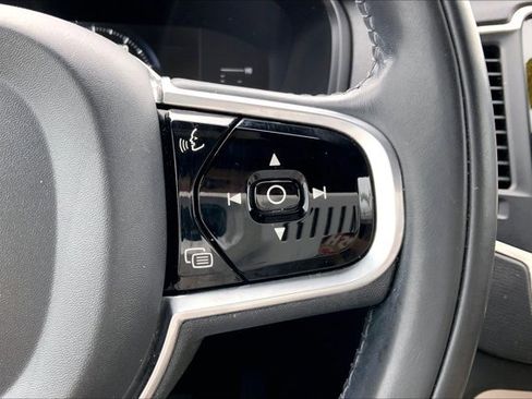 Used 2018 Volvo XC90 T5 Momentum w/ Convenience Package image 19