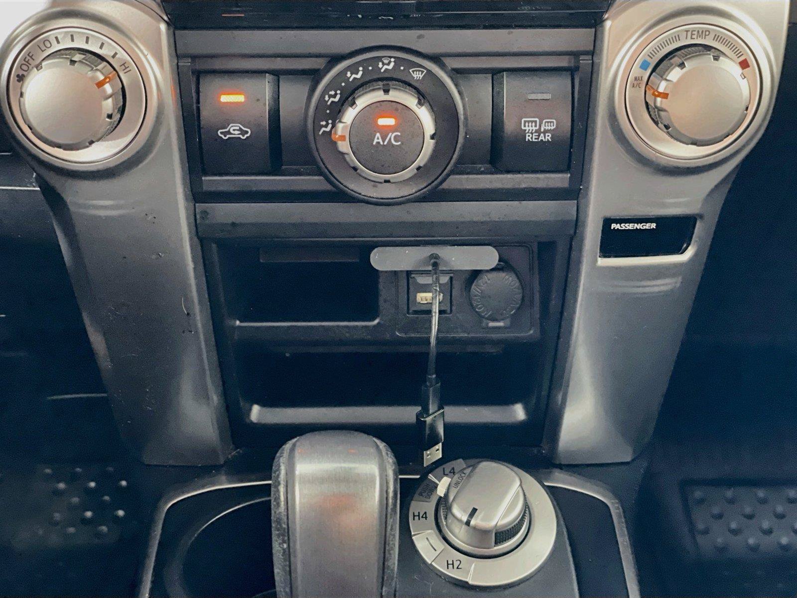 Used 2020 Toyota 4Runner SR5 Premium w/ Moonroof Package AWD/4WD image 18