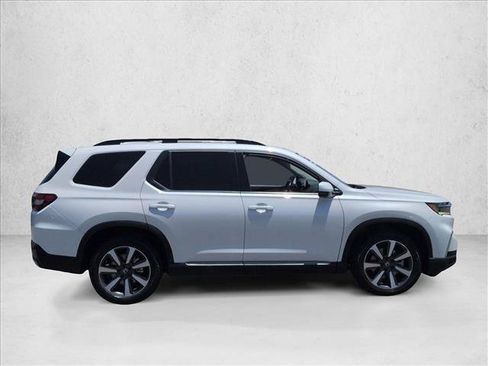 Used 2023 Honda Pilot Elite image 9