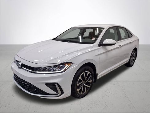 Used 2025 Volkswagen Jetta S image 2