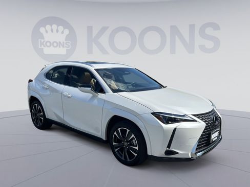 Used 2025 Lexus UX 300h AWD w/ Cold Area Package image 10
