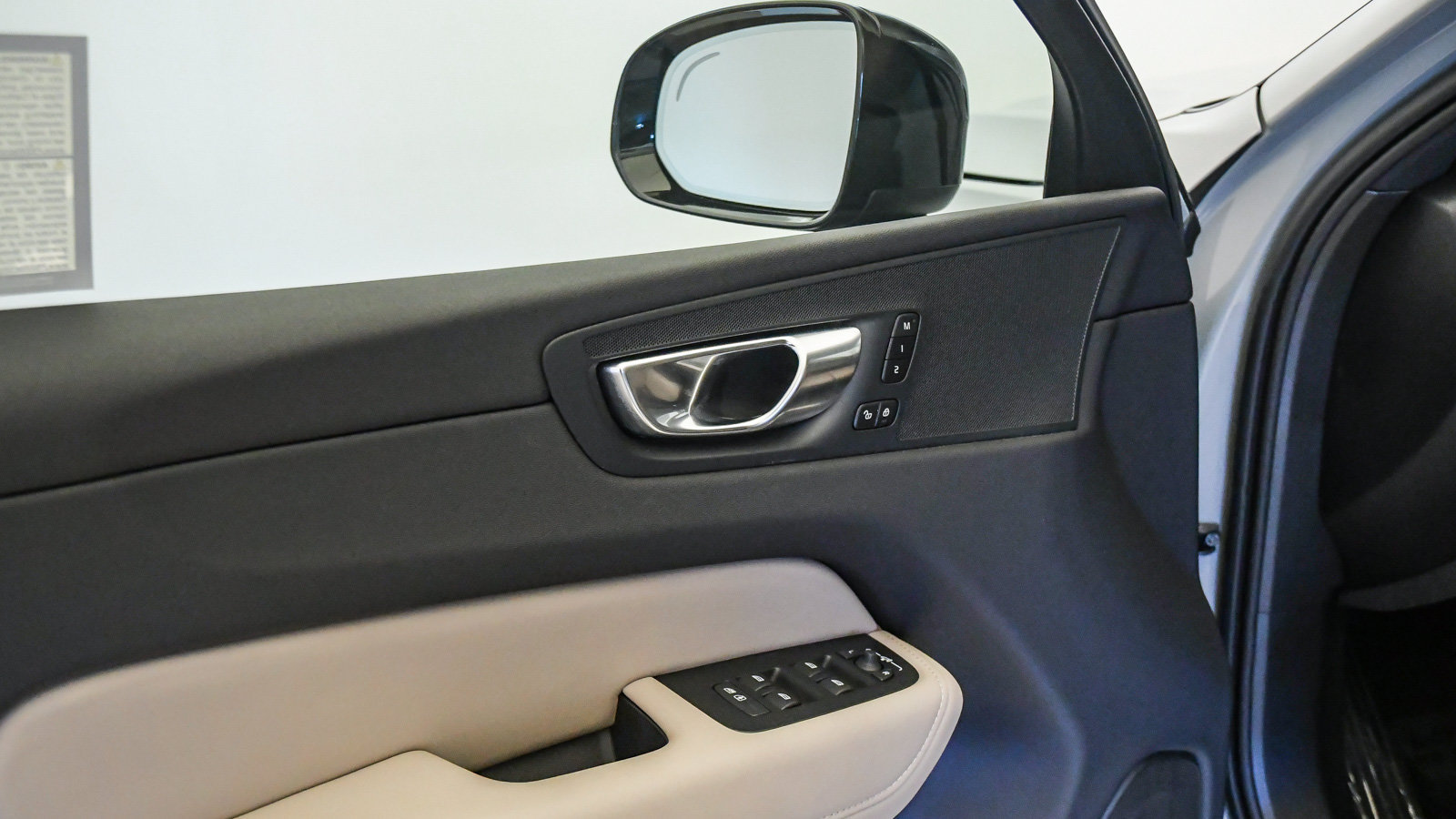Certified 2026 Volvo XC60 B5 Plus AWD/4WD image 24
