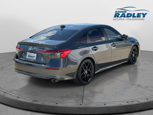 Used 2024 Honda Civic Sport image 2