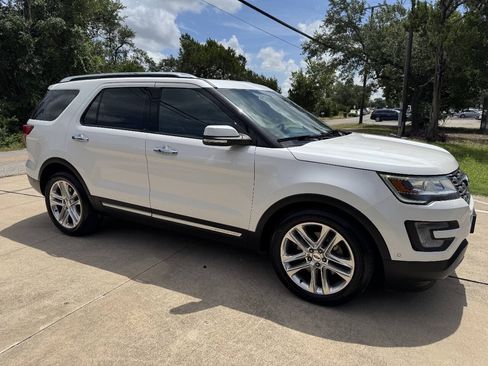 Used 2016 Ford Explorer Limited w/ Equipment Group 301A FWD image 18
