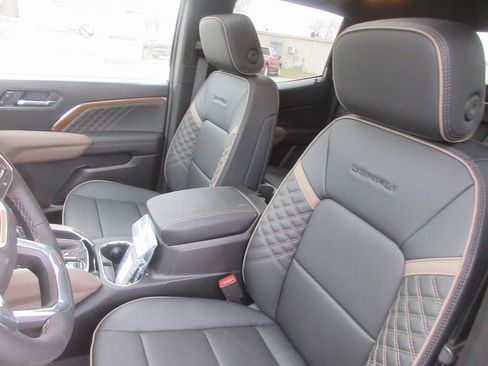 New 2026 GMC Canyon Denali image 14