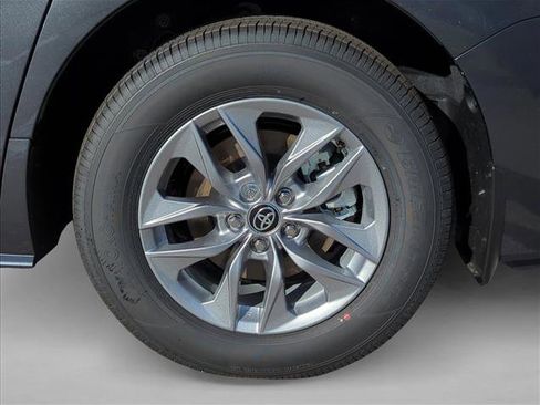 New 2025 Toyota Sienna XLE image 9