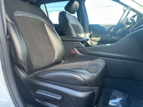 Used 2023 Jeep Grand Cherokee L Laredo image 31