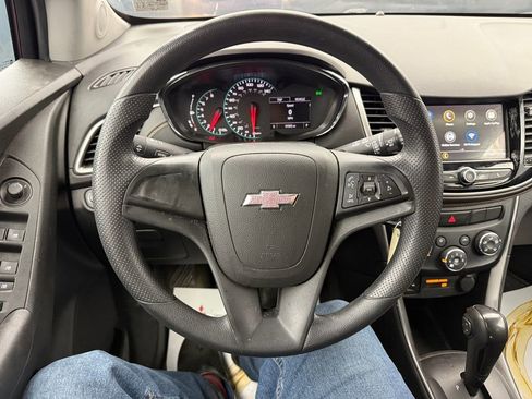 Used 2019 Chevrolet Trax LS image 15