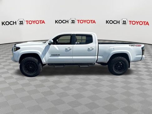Used 2020 Toyota Tacoma TRD Sport w/ Technology Package AWD/4WD image 4