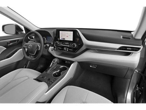 Used 2023 Toyota Highlander LE FWD image 15