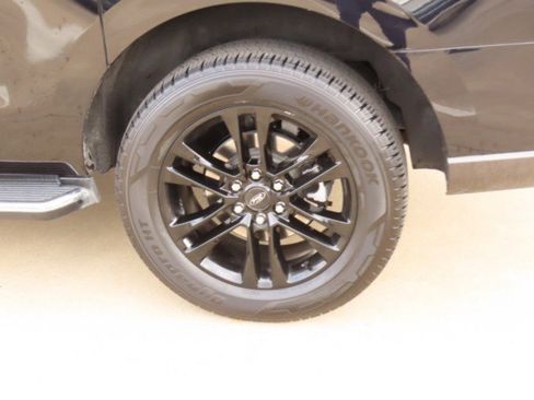 Used 2022 Ford Expedition Max XLT image 16