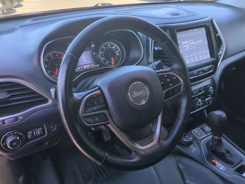 Used 2021 Jeep Cherokee Latitude Lux w/ Comfort/Convenience Group AWD/4WD image 31