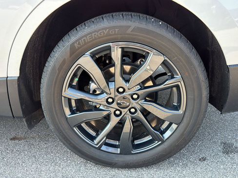 Used 2023 Chevrolet Equinox RS w/ RS Leather Package FWD image 15