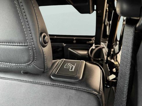 Used 2023 Ford Bronco Black Diamond image 42