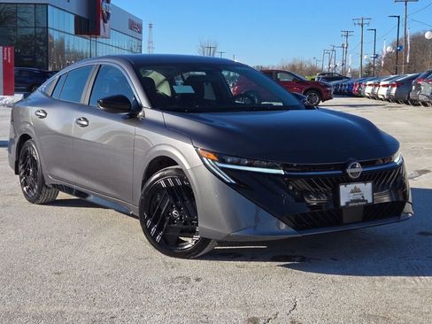 New 2026 Nissan Sentra SR w/ Floor Mat Package FWD image 3