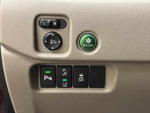 Used 2021 Honda Pilot Touring image 17