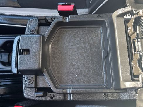 Used 2024 Jeep Wrangler Sport S image 28