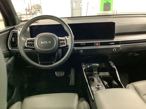 Certified 2024 Kia Sorento SX Prestige w/ Sage Leather Package AWD/4WD image 7