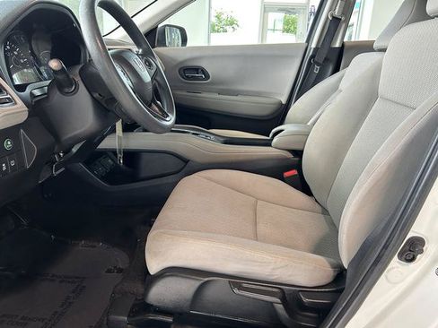 Used 2018 Honda HR-V LX image 14
