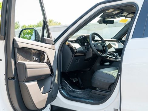 New 2025 Land Rover Range Rover Sport Autobiography image 10