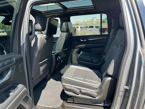 Used 2021 GMC Yukon XL Denali w/ Denali Ultimate Package AWD/4WD image 12