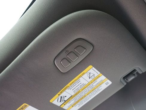 Used 2017 Ford F250 Lariat w/ Chrome Package image 17