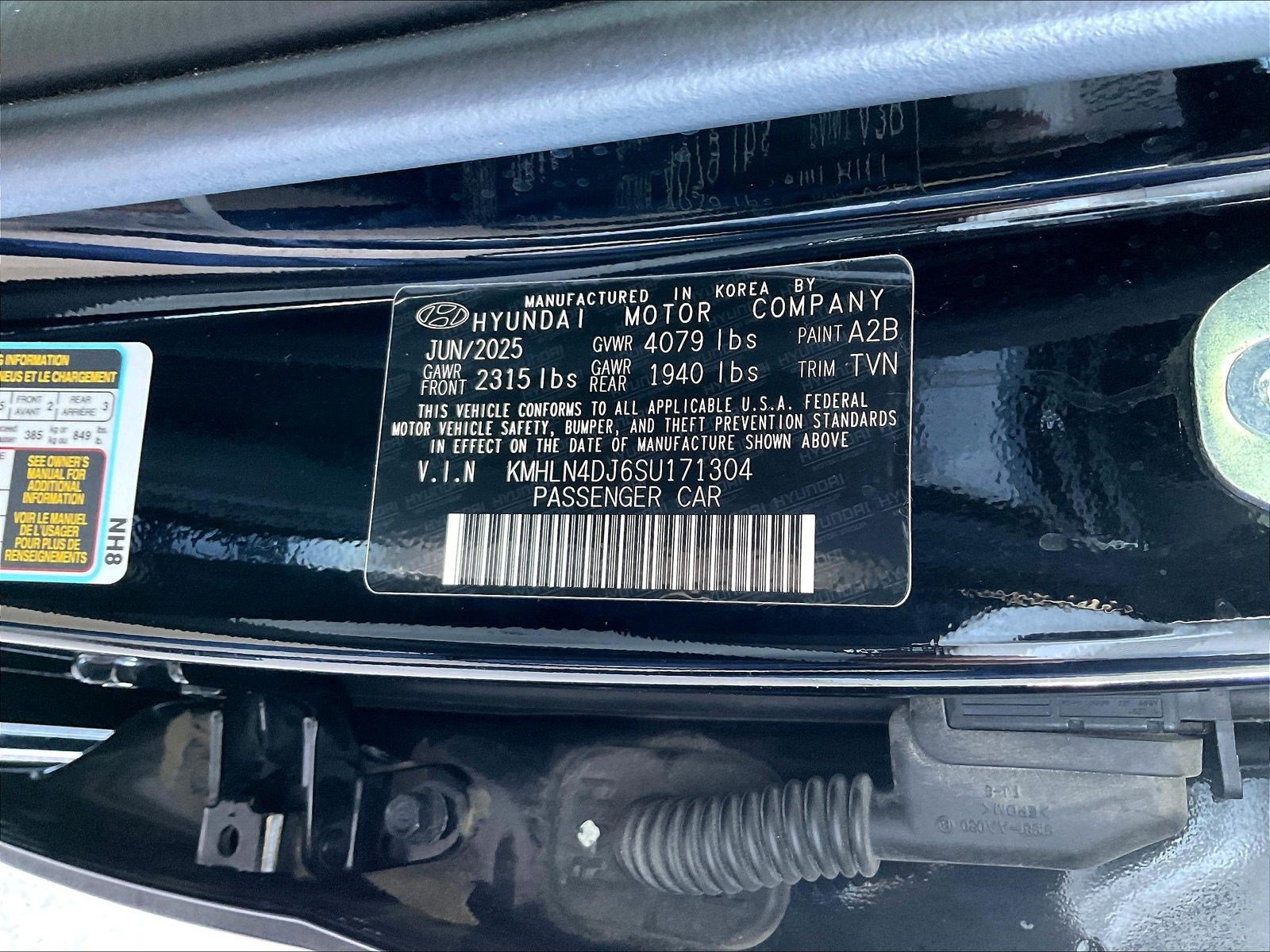 Used 2025 Hyundai Elantra Limited FWD image 18