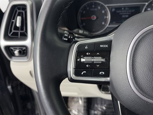 Certified 2022 Kia Sorento EX w/ Panoramic Sunroof Package image 29