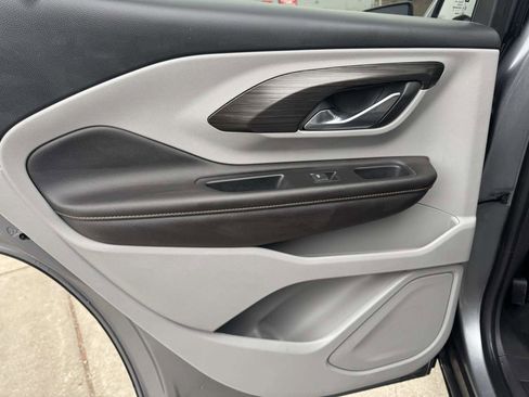 Used 2019 GMC Terrain SLT w/ Preferred Package image 18