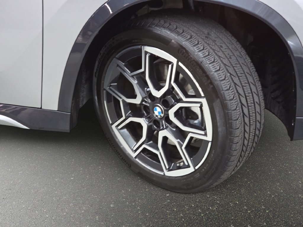 Used 2026 BMW X1 xDrive28i AWD/4WD image 32