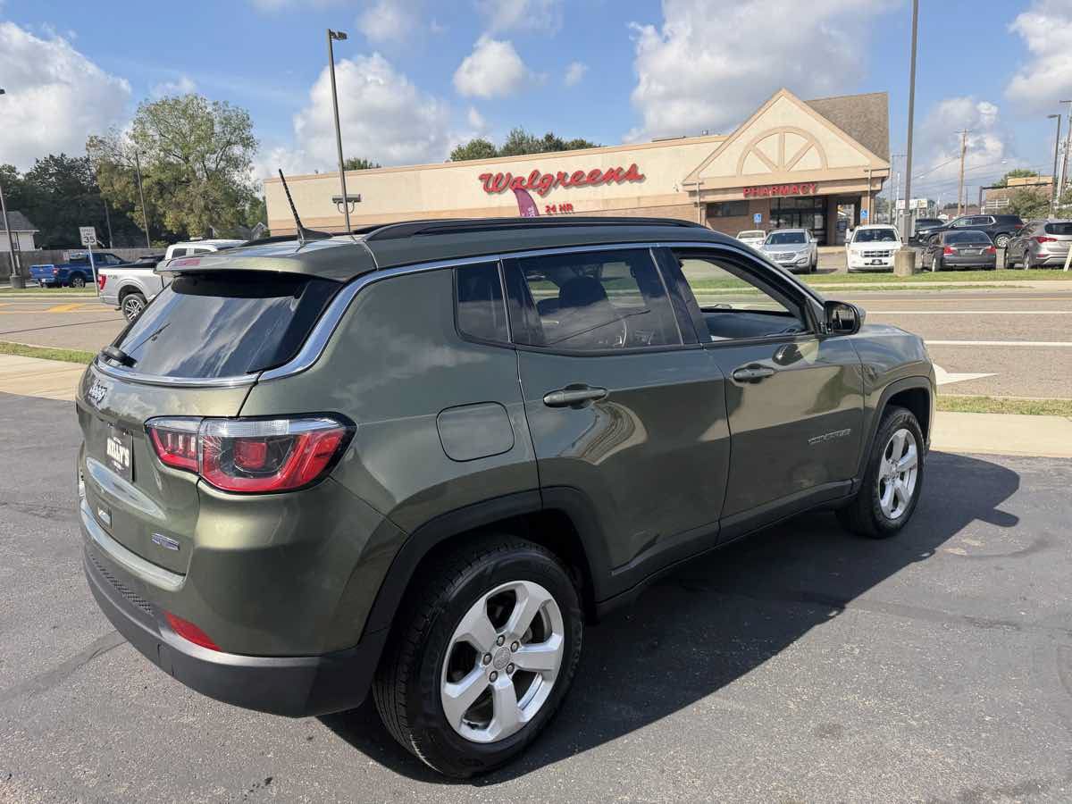 Used 2019 Jeep Compass Latitude AWD/4WD image 5